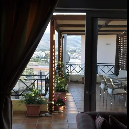 Stylish 3-bedroom Flat - Excellent Location.