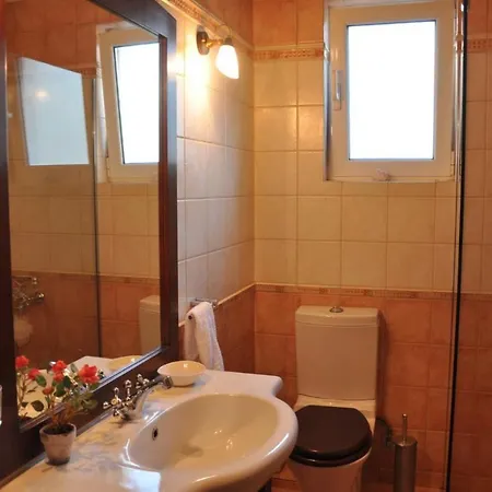 Stylish 3-bedroom Flat - Excellent Location. Ferienhaus Chania (Crete)