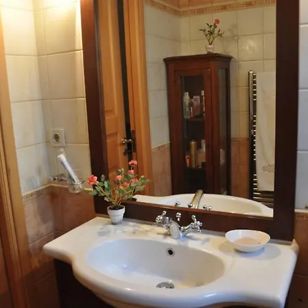 Stylish 3-bedroom Flat - Excellent Location. * Chania (Crete)